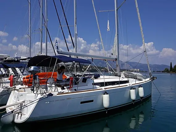 Sun Odyssey 389