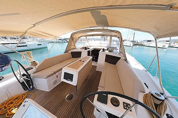 Dufour 430