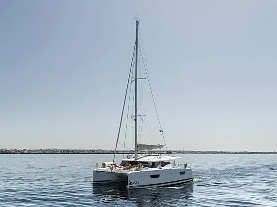 Fountaine Pajot Astréa 42 (Wm-Ac in dinette-Gen-Sol.Pan)