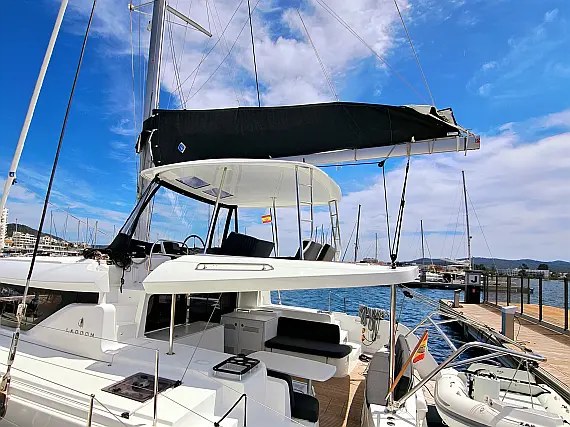 LAGOON 46 / 4 CABINS