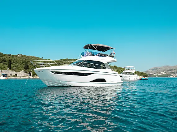 Bavaria R40 FLY