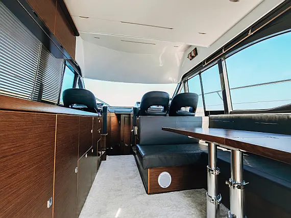 Bavaria R40 FLY - Internal image