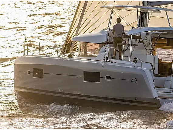 Lagoon 42 