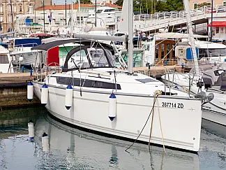 Bavaria Cruiser 34  Style - External image
