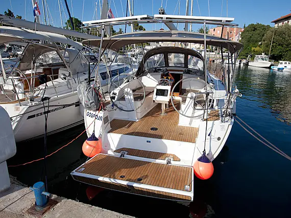 Bavaria Cruiser 37  - Immagine esterna