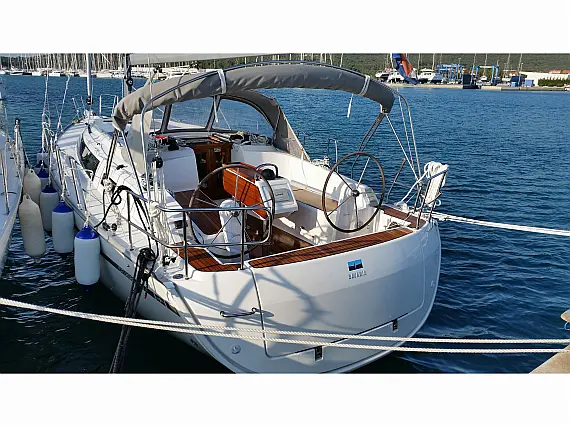 Bavaria Cruiser 37 - Immagine esterna