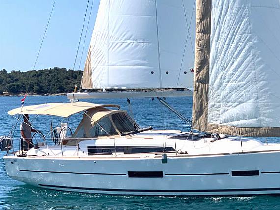 Dufour 382 Grand Large - 2 cab
