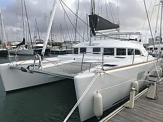 Lagoon 380 - External image