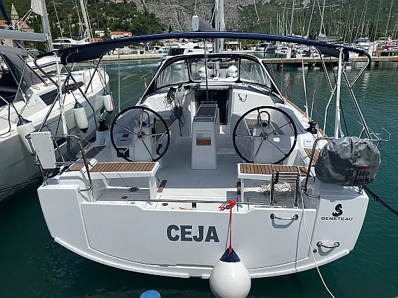 Oceanis 38.1 - Immagine esterna