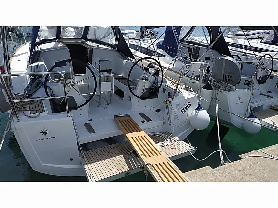 Sun Odyssey 349