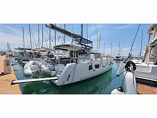 Lagoon 40 - External image