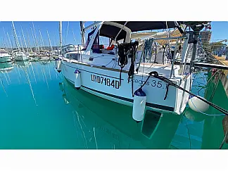Oceanis 35.1 - External image
