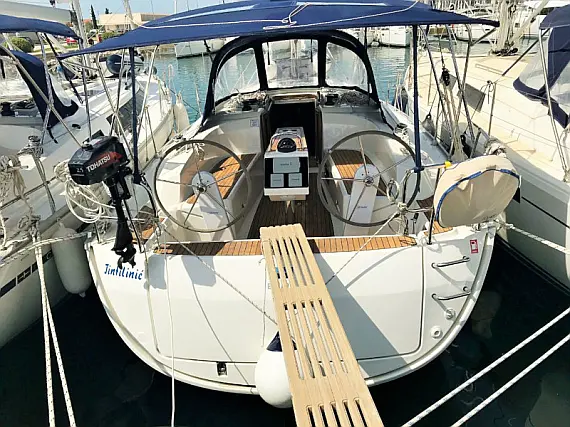 Bavaria Cruiser 34 - Imagen exterior