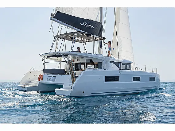 Lagoon 46 A/C & GEN & WM