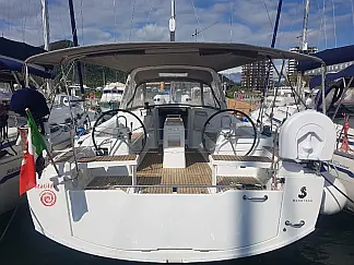 Oceanis 38.1 - External image