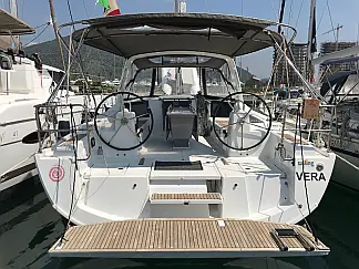 Oceanis 41.1 - External image