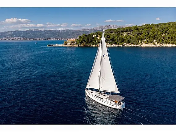 Bavaria Cruiser 51 