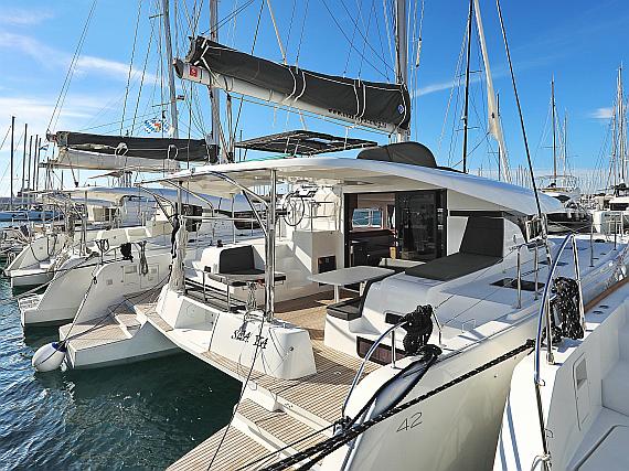 Lagoon 42 