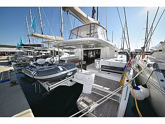 Lagoon 50/6 cab - External image