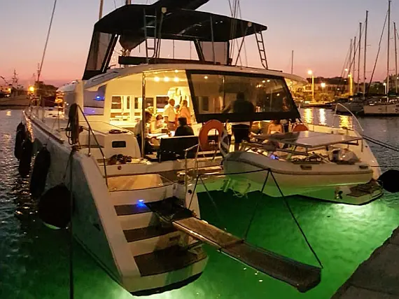 Lagoon 450 Fly 