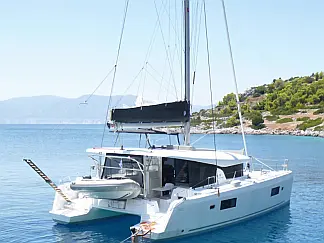 Lagoon 42  - External image
