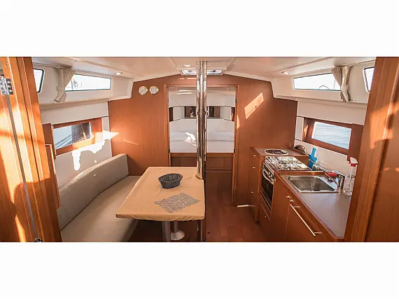 Oceanis 38.1 - Internal image