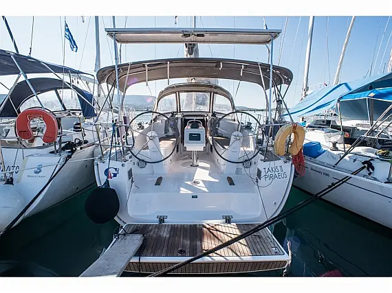 Bavaria Cruiser 37 - External image