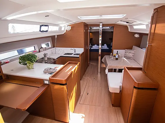 Sun Odyssey 440 - Internal image