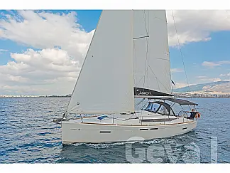 Sun Odyssey 419 - External image
