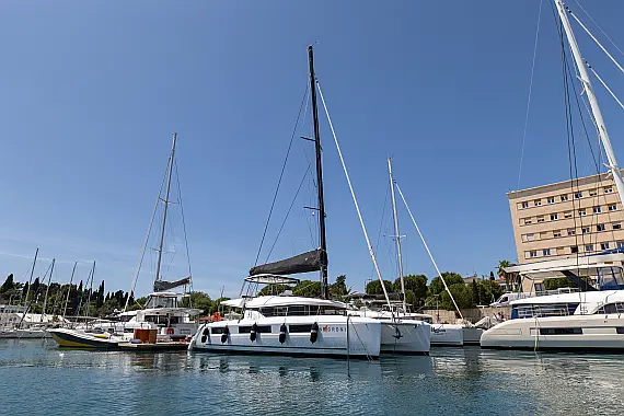 Lagoon 51