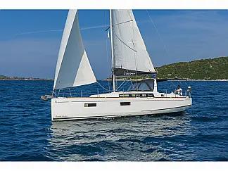 Oceanis 38.1 - External image