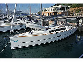 Dufour 360 GL - External image