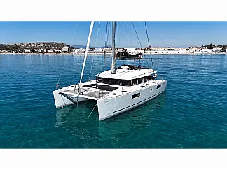 Lagoon 560 S2 - External image