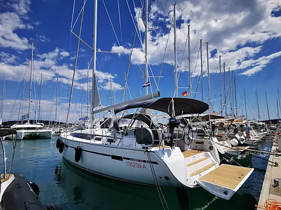 Bavaria Cruiser 51 