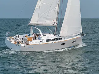 Oceanis 38.1 - External image
