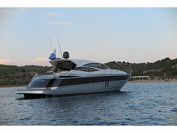 Pershing 64