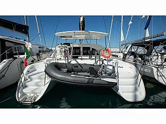 Lagoon 380 - External image