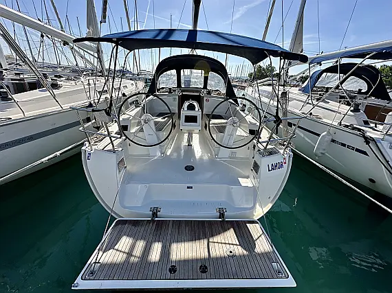 Bavaria Cruiser 37