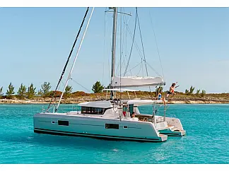 Lagoon 42 - External image