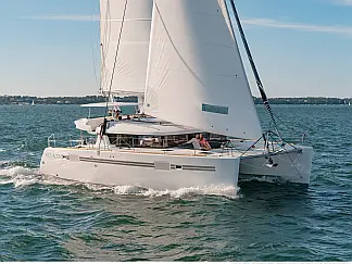 Lagoon 450S - External image