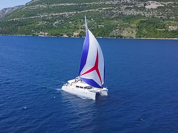 Lagoon 450 Fly