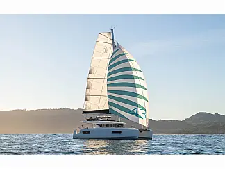 Lagoon 43 - External image
