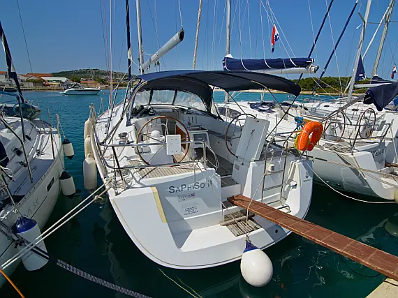 Beneteau Oceanis 43  - Immagine esterna