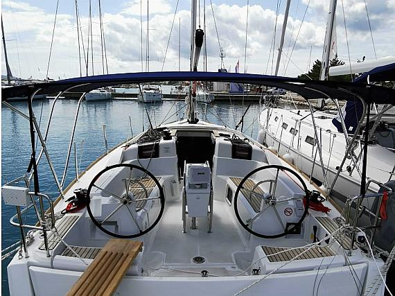 Sun Odyssey 389