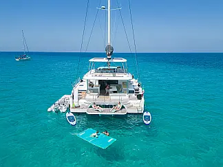 Lagoon 55 - External image