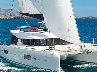 Lagoon 42 - External image