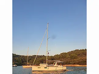 Oceanis 35.1 - External image