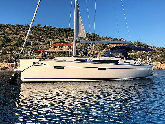 Bavaria Cruiser 37