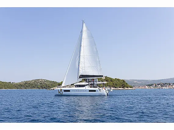 Lagoon 43