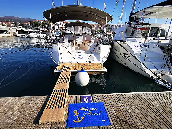 Bavaria Cruiser 37